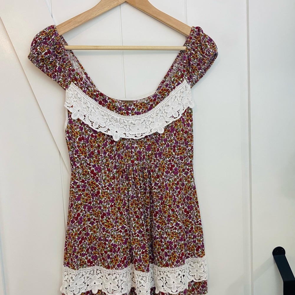 Language Red Floral Ruffled Cap Sleeve Size S Ditsy Floral Print Dainty Feminine